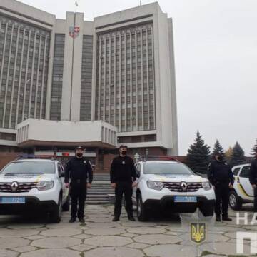 У професійне свято вінницькі підрозділи поліції охорони отримали новенькі автівки