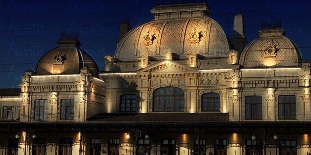 У Жмеринці нарешті замислились про гідне освітлення місцевого вокзалу