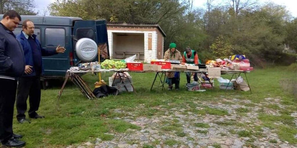 У село Теплицького району, де залишилось менше ста жителів, їздить “магазин на колесах”