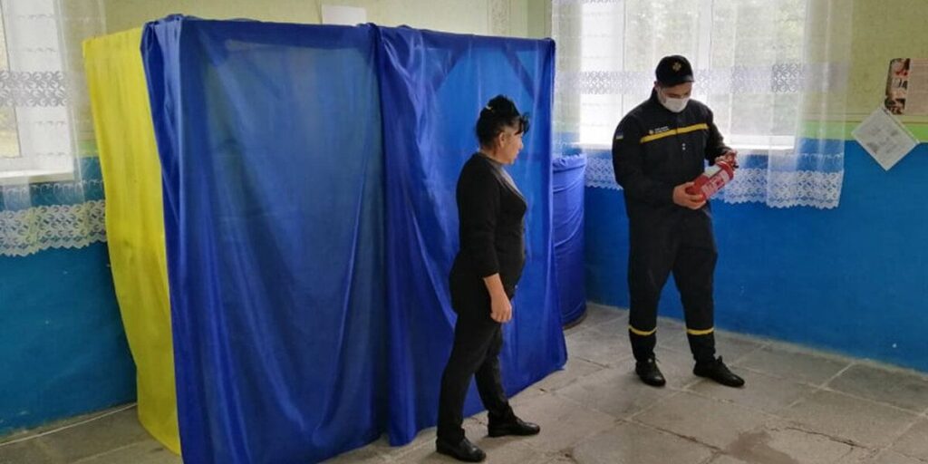Протипожежна перевірка: рятувальники проводять рейди по виборчим дільницям