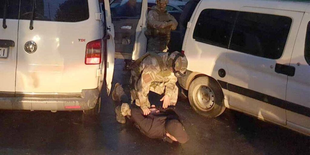 Вінницькі поліцейські затримали "гастролерів", які підозрюються в квартирних крадіжках