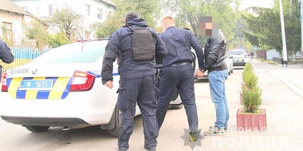 Чоловікам, які напали на виборчу комісію у Тульчині, оголосили про підозру