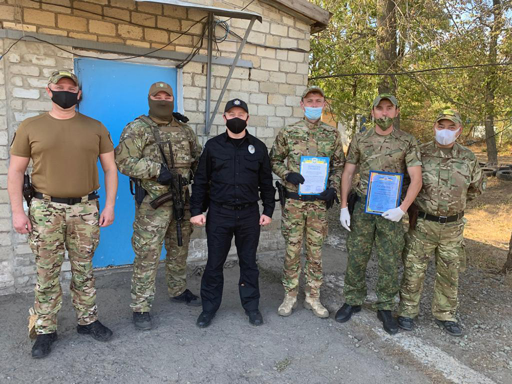 Вінницьких правоохоронців привітали з Днем захисника України у зоні проведення ООС 