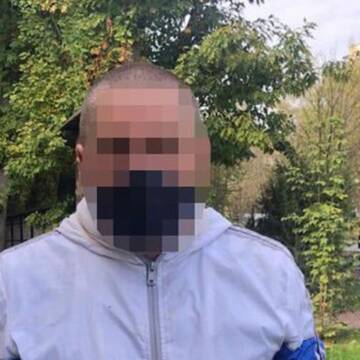 В парку Дружби народів чоловік з ножем напав на пару В парку Дружби народів чоловік з ножем напав на пару