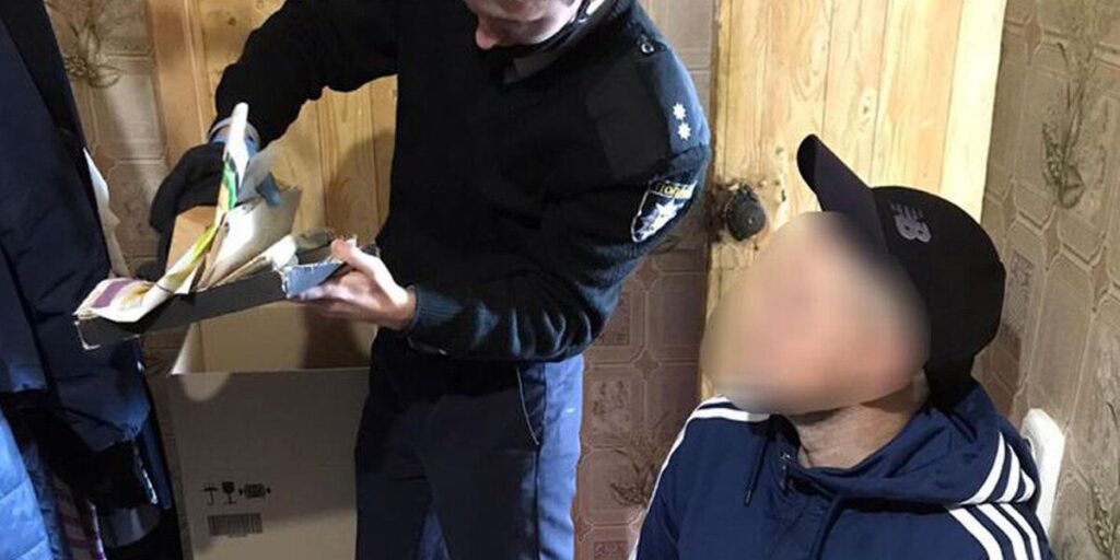 У Ладижині за підозрою в торгівлі метадоном затримали місцевого жителя