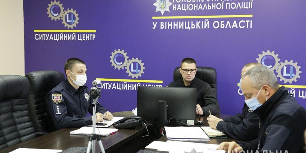 Незаконна агітація та псування бюлетеня: у поліції фіксують перші порушення виборчого процесу