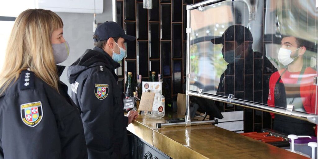 Які порушення карантинних обмежень виявили вінницькі правоохоронці за вихідні
