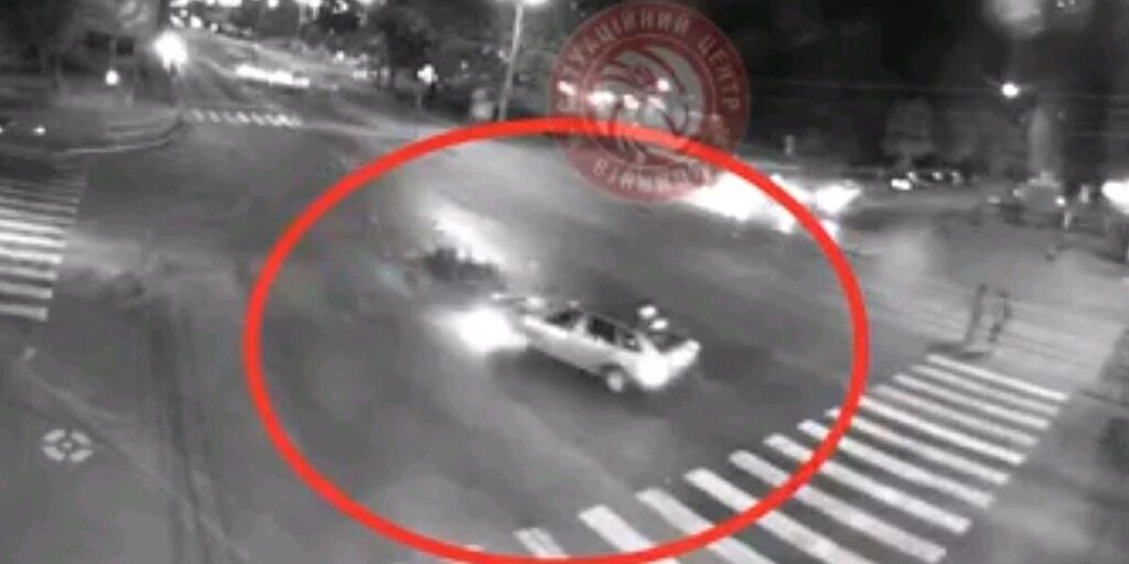 На Вишеньці не розминулись дві автівки