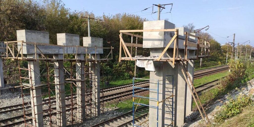 У Козятині триває капітальний ремонт шляхопроводу через залізницю