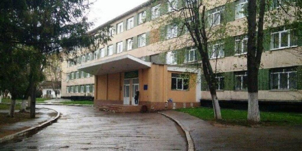 Додаткові «ковідні» ліжка у Вінниці: або лікарні і пологовий, або стадіон