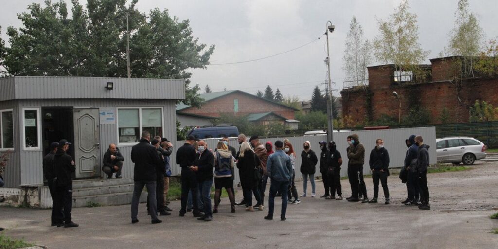 У Вінниці подали заяву до поліції та СБУ про розповсюдження газет з Україною, але без Криму