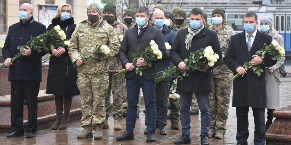 У Вінниці відбулось покладання квітів з нагоди Дня Гідності та Свободи