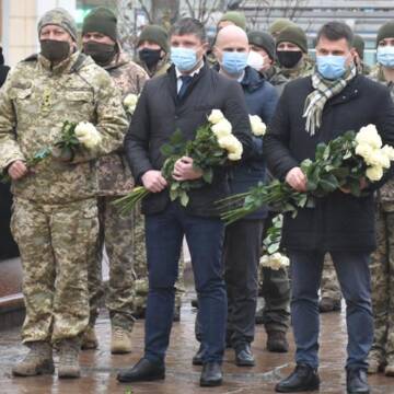 У Вінниці відбулось покладання квітів з нагоди Дня Гідності та Свободи