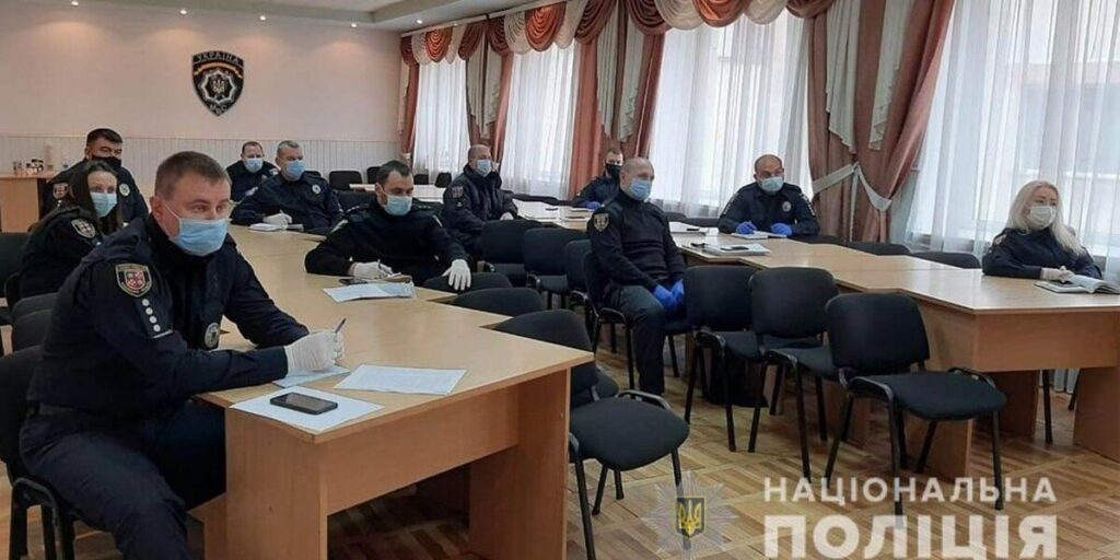 Вінницьких поліцейських навчали по-європейськи поводитися із затриманими