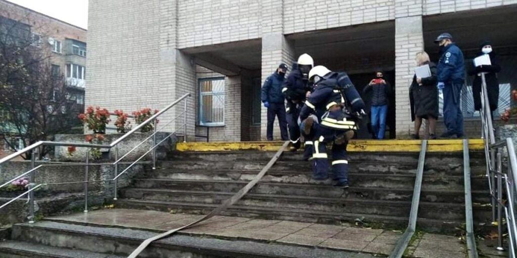 В Козятині рятувальники провели навчальну евакуацію для працівників суду