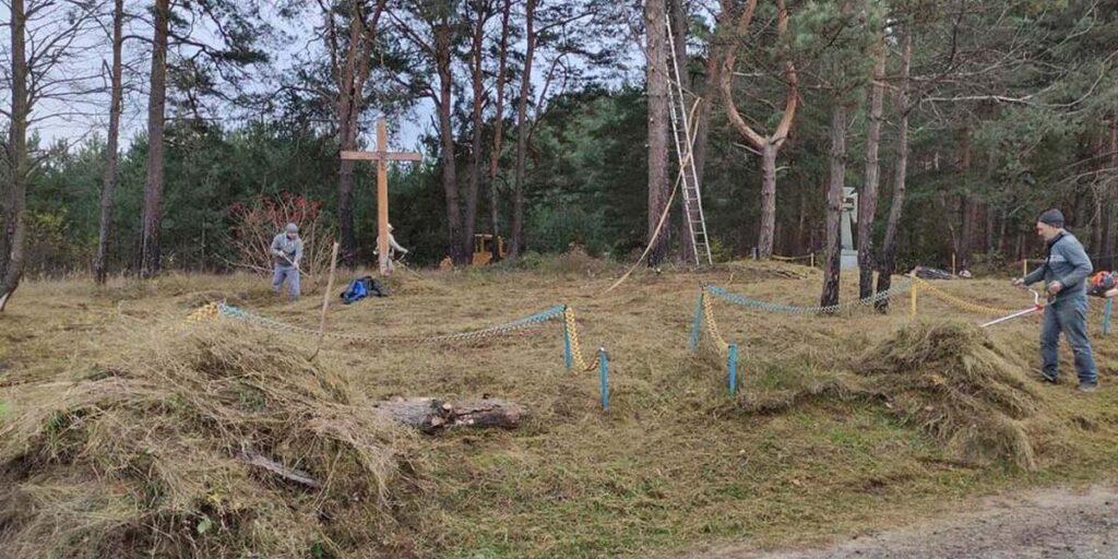 У Немирові активісти впорядкували цвинтар часів Першої світової