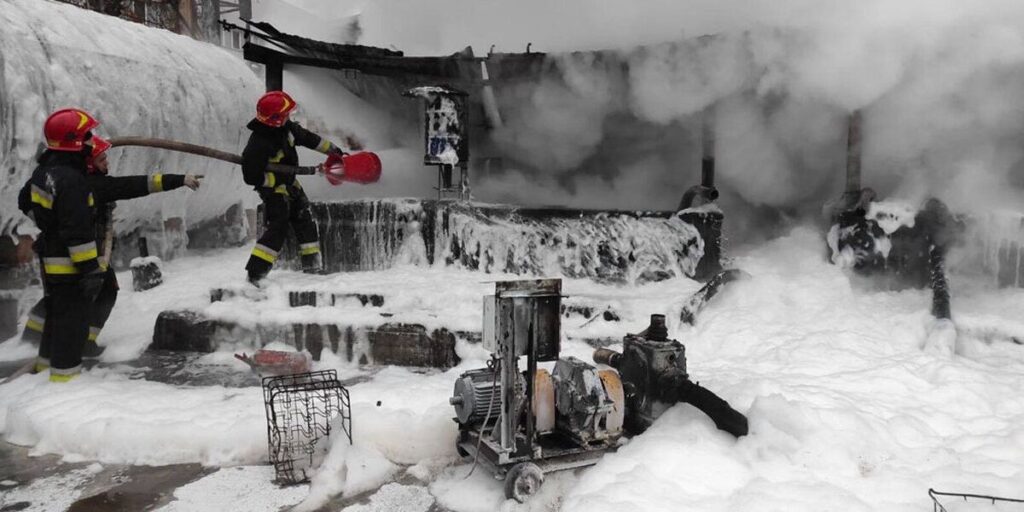 У Вінниці на підприємстві загорівся резервуар із мазутом - стовп диму бачило пів міста