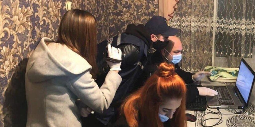 У Вінниці викрили онлайн-шахраїв, які привласнили півмільйона гривень