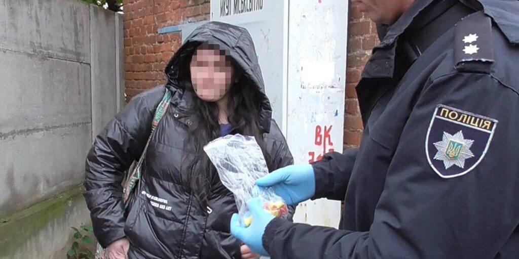 У Вінниці затримали ймовірну "закладчицю" наркотиків