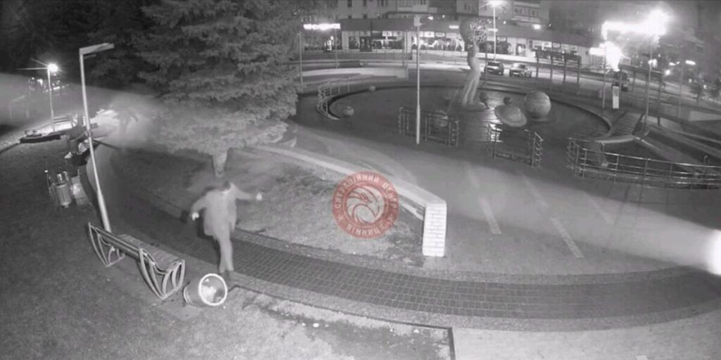 З'явилось відео вандалізму на проспекті Космонавтів