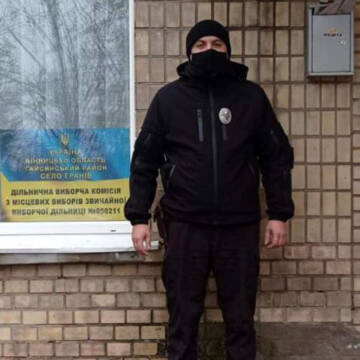 Поліцейські Вінниччини слідкують за правопорядком під час другого туру виборів