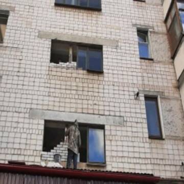 У Вінниці продовжують замінювати вікна у під’їздах багатоквартирних будинків