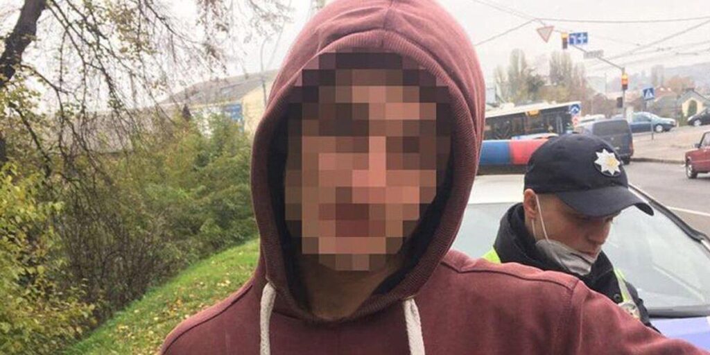 У Вінниці патрульні зупинили водія, який перебував за кермом без прав та «під кайфом»