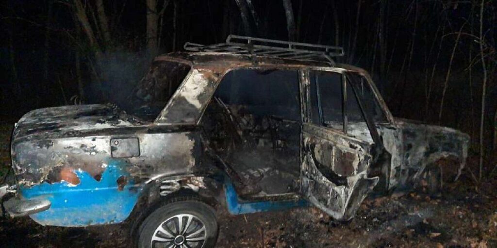 У мешканця Тиврівського району автівку викрали і спалили