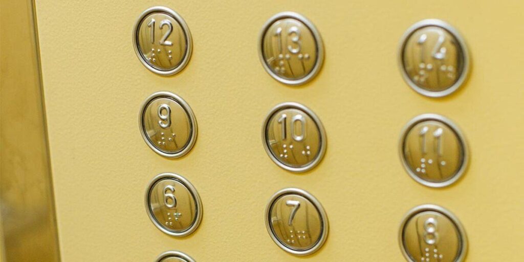 З початку року у Вінниці відремонтували 22 ліфти
