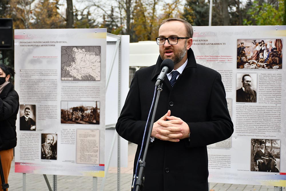 На Європейській площі  триває виставка до 100-річчя Варшавської битви