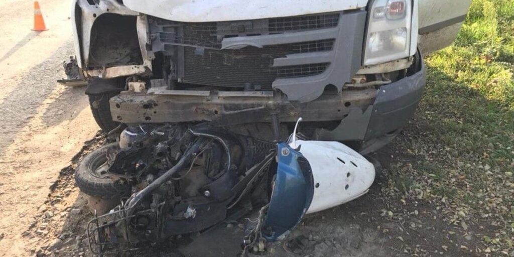 В Барському районі Ford Transit зіштовхнувся зі скутером. Є постраждалі