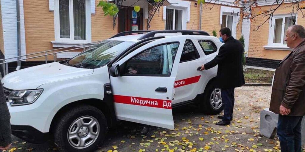На Вінниччині сільським амбулаторіям передали 23 автомобілі «Рено»