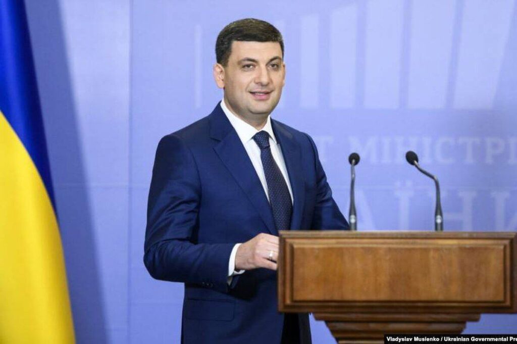 Рейтинг Зеленського щоденно падає, а Гройсмана невпинно зростає