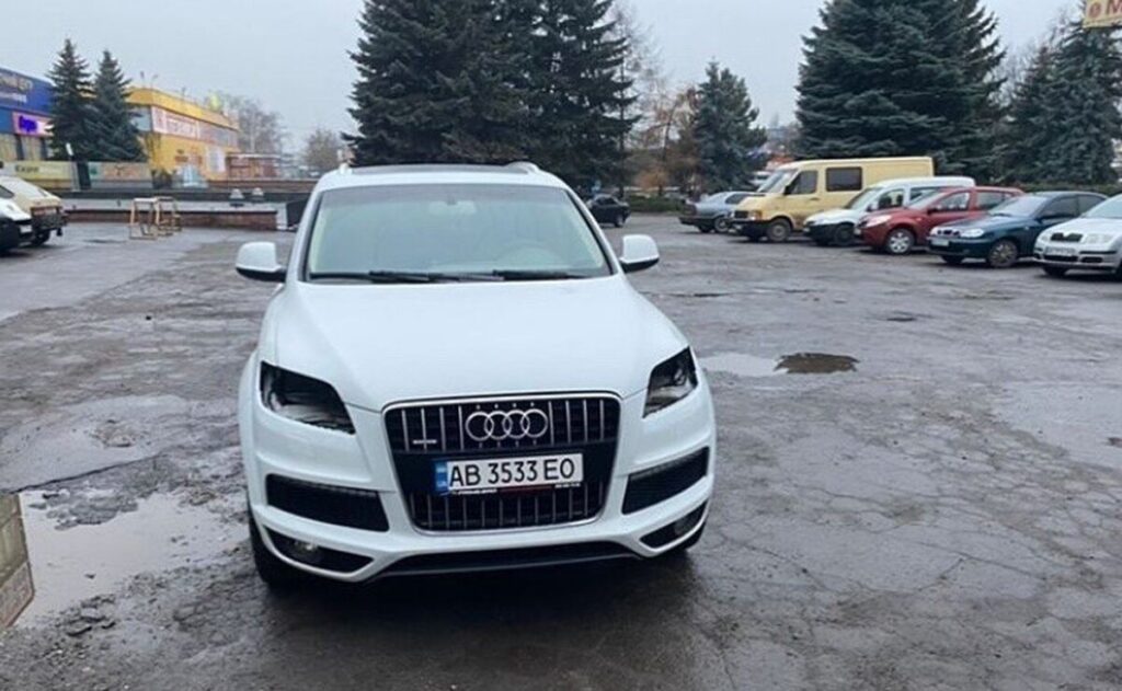 В дороговартісної автівки на Поділлі викрали фари