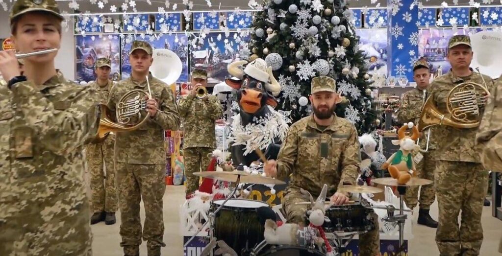 Вінницький оркестр військово-повітряних сил зіграв «Щедрик» для колег з США
