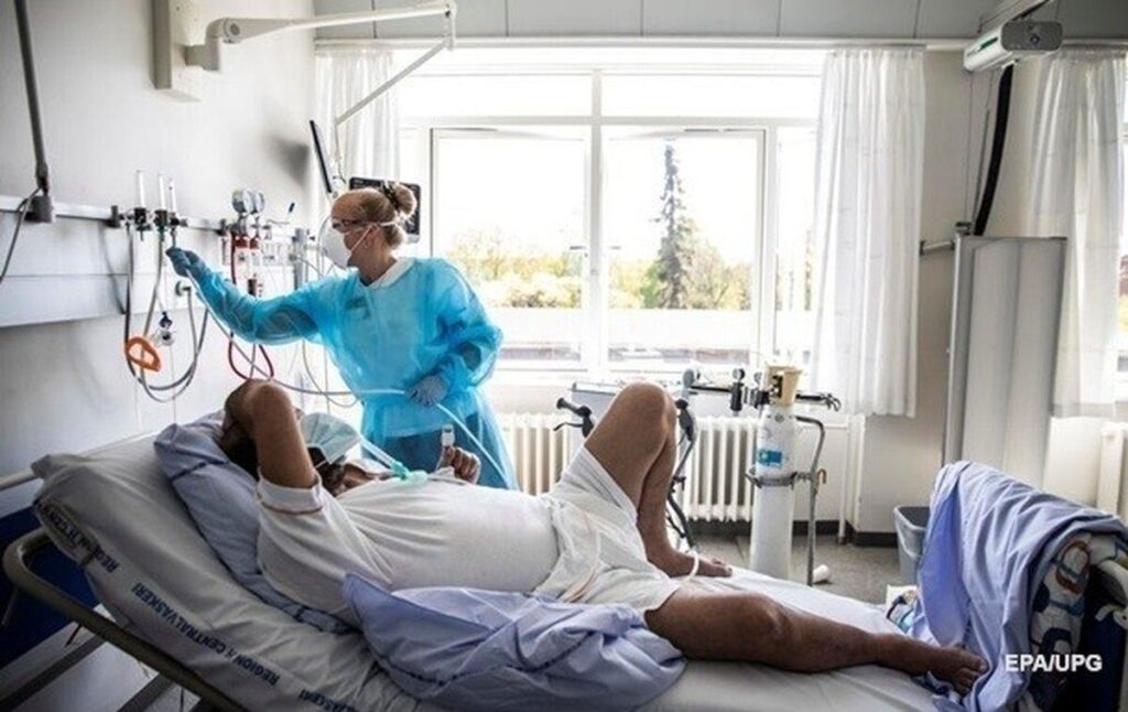 У Вінницькій області понад 500 пацієнтів з COVID-19 перебувають у важкому стані