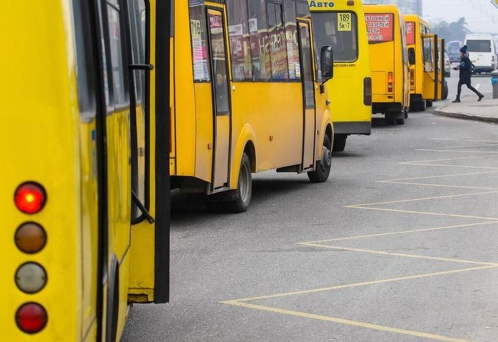 Вінницькі перевізники вимушені збільшити вартість проїзду у маршрутках