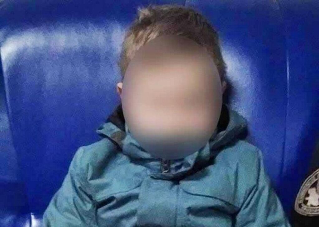 У Вінниці поліцейські знайши чотирирічного хлопчика, який сам ходив по вулиці опівночі