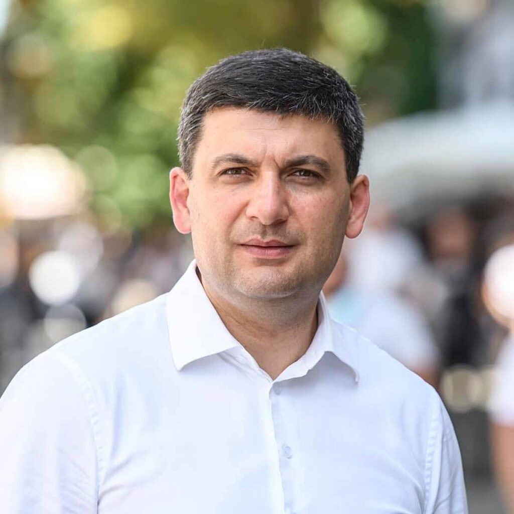 Рейтинг опублікував результати нових опитувань: Володимир Гройсман у трійці політиків, яким довіряють