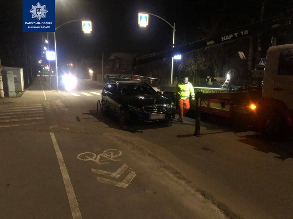 Пяний водій обматюкав та ледь не побив вінницьких поліцейських