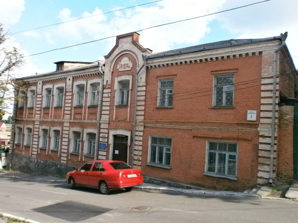 У Вінниці планують продати з аукціону частину комунального майна міста