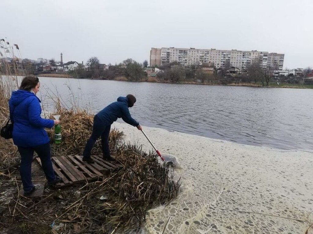 У Вінниці екологи перевірили якість води у Південному Бузі
