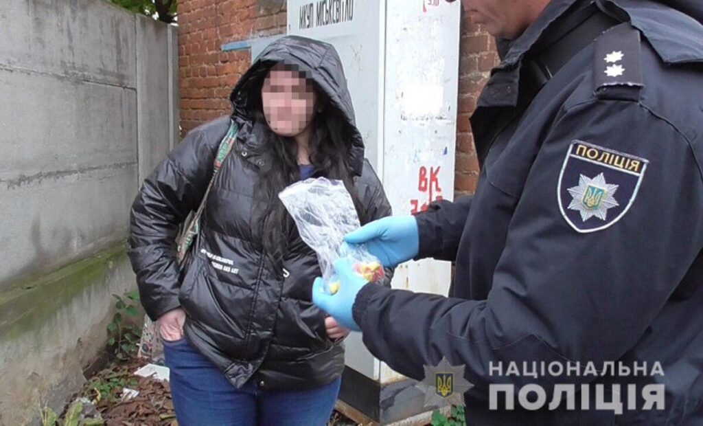 Суд оголосив вирок жінці, яка розповсюджувала наркотики у Вінниці