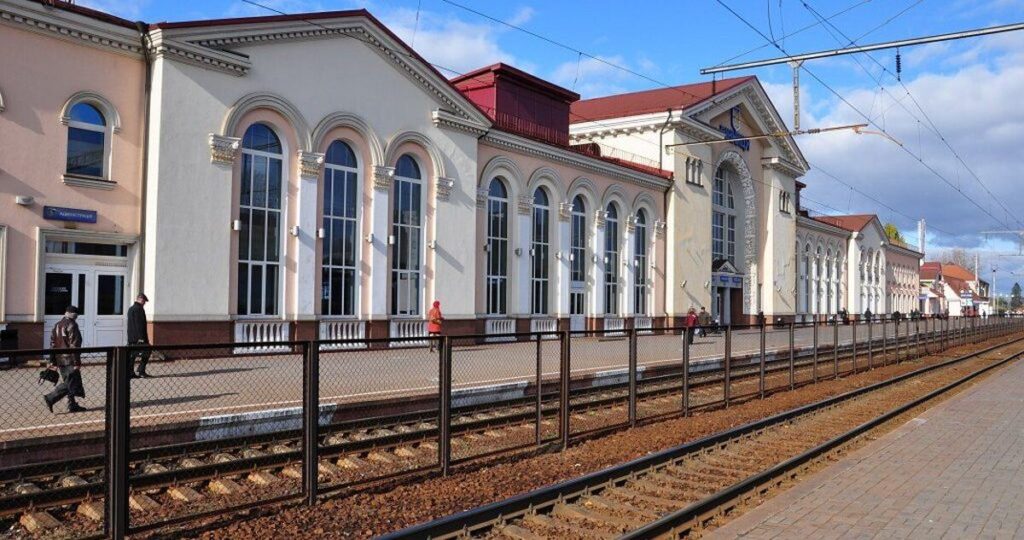 Припинено рух потягу, який зупинявся у Вінниці