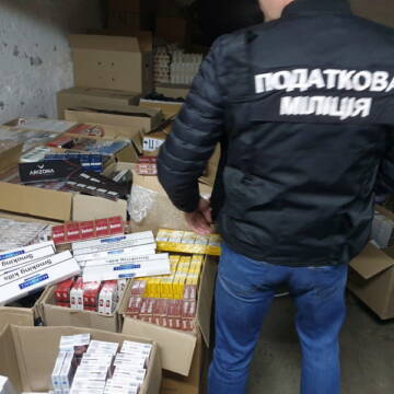 У Вінниці викрили підпільний склад цигарок