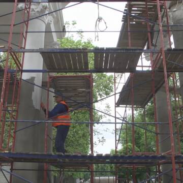 У Вінниці реставрують один з входів до парку імені Леонтовича