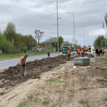 На Сабарівському шосе продовжують ремонтувати дорогу