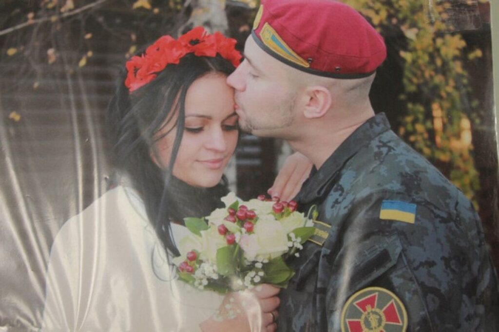 У Вінниці відкрили фотовиставку на честь українського бійця Віталія Маркова