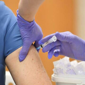 На вихідних першою дозою вакцинували понад 1300 вінничан