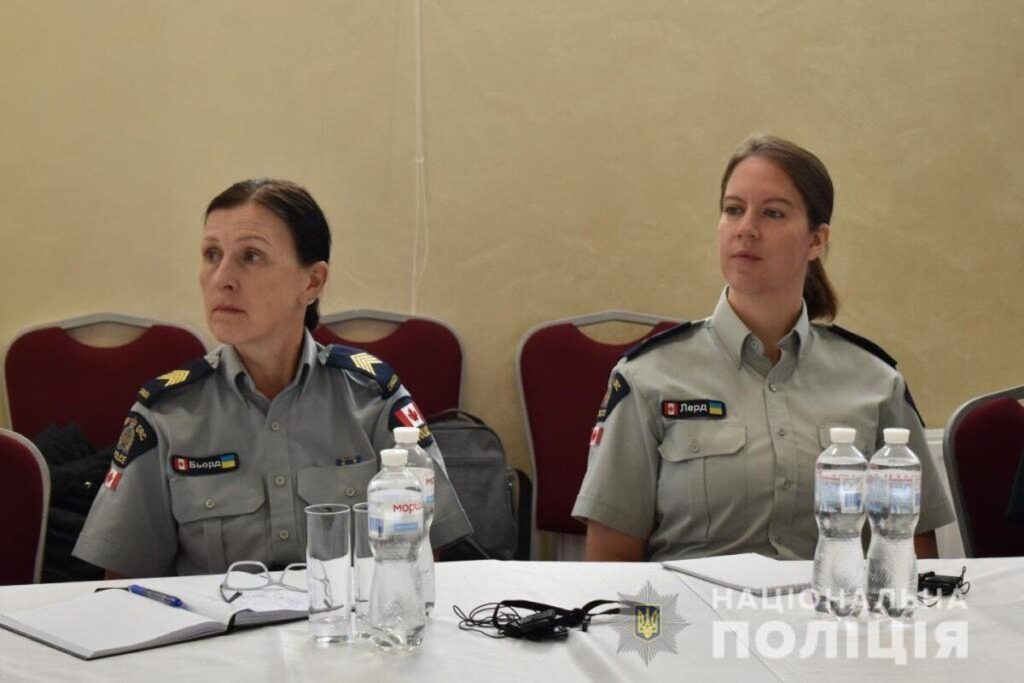 Канадці вчили вінницьких копів протидіяти домашньому насильству